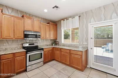 13497 N Garlenda Way, Oro Valley, AZ 85737 - Photo 16