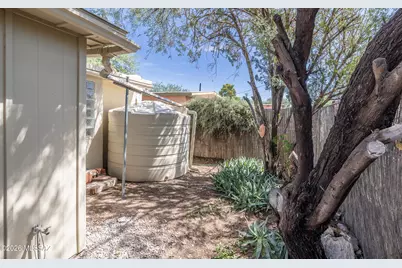 1313 W St Clair Street, Tucson, AZ 85745 - Photo 32