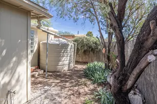 1313 W St Clair St, Tucson, AZ 85745 - Photo 32