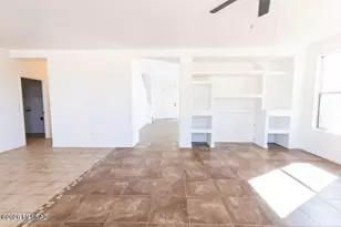 8186 W Young Eagle Ct, Tucson, AZ 85757 - Photo 10