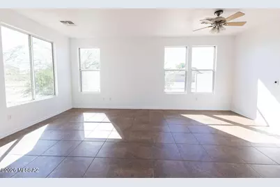 8186 W Young Eagle Court, Tucson, AZ 85757 - Photo 8