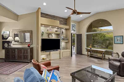 6384 N Desert Wind Circle, Tucson, AZ 85750 - Photo 4