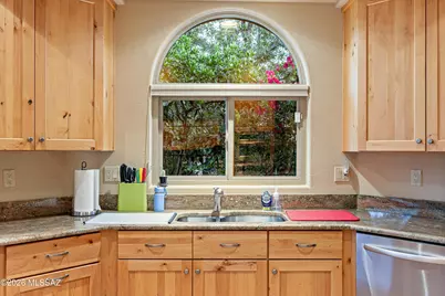 6384 N Desert Wind Circle, Tucson, AZ 85750 - Photo 20