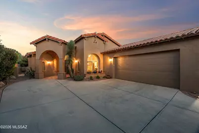 6384 N Desert Wind Circle, Tucson, AZ 85750 - Photo 10
