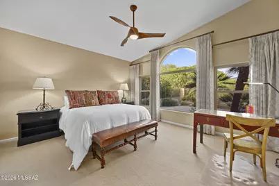 6384 N Desert Wind Circle, Tucson, AZ 85750 - Photo 6