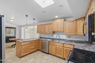 7126 E Princeton Pl, Tucson, AZ 85710 - Photo 10