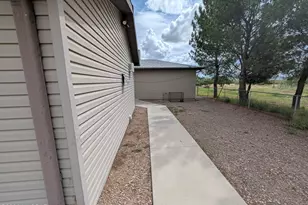 8050 E Dunn Ln, Pearce, AZ 85625 - Photo 10