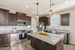 9883 N Melandra Way, Marana, AZ 85653 - Photo 8