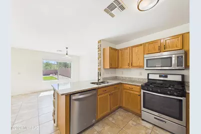 723 W Firehawk Drive, Green Valley, AZ 85614 - Photo 10