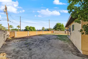 810 S Sarnoff Dr, Tucson, AZ 85710 - Photo 26