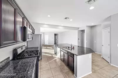 6623 E Via Jardin Verde, Tucson, AZ 85756 - Photo 12