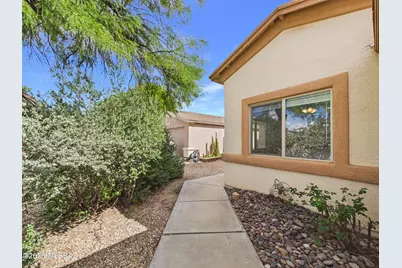 10096 Desert Valley Place, Tucson, AZ 85747 - Photo 2