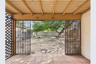 10096 Desert Valley Place, Tucson, AZ 85747 - Photo 24
