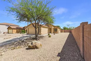 8544 E Desert Retreat Ct, Tucson, AZ 85730 - Photo 2