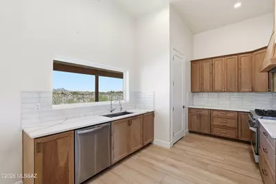 5001 N Wild Life Drive, Tucson, AZ 85745 - Photo 18