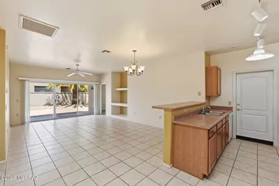 996 W VÃ­a De La Fonda, Green Valley, AZ 85614 - Photo 10