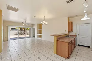 996 W VÃ­a De La Fonda, Green Valley, AZ 85614 - Photo 10