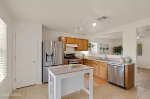 3227 N Rambling Creek Pl, Tucson, AZ 85712 - Photo 8