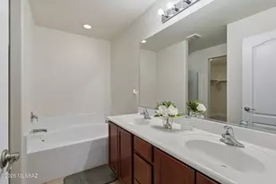8247 W Razorbill Dr, Tucson, AZ 85757 - Photo 22