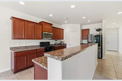 8247 W Razorbill Drive, Tucson, AZ 85757 - Photo 6