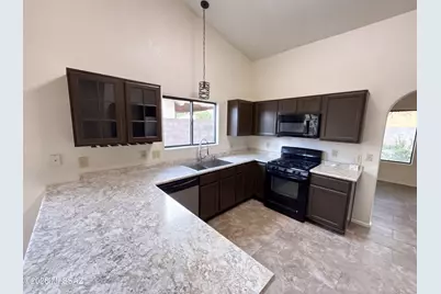 9324 E Lochnay Lane, Tucson, AZ 85747 - Photo 2