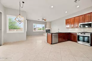 518 N Dossi Pl, Green Valley, AZ 85614 - Photo 10