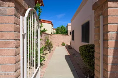 1600 W Vuelta Salvatierra, Green Valley, AZ 85622 - Photo 12