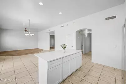11701 N Pyramid Point Drive, Oro Valley, AZ 85737 - Photo 16