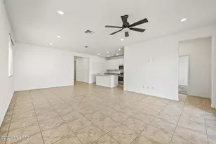 7849 S Sugarbend Dr, Tucson, AZ 85757 - Photo 10