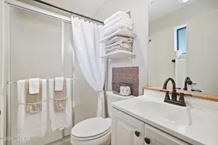 942 S Abrego Dr, Green Valley, AZ 85614 - Photo 12