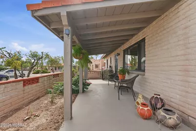 942 S Abrego Drive, Green Valley, AZ 85614 - Photo 2