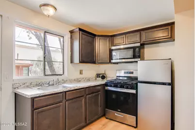 403 S Paseo Tierra #C, Green Valley, AZ 85614 - Photo 6
