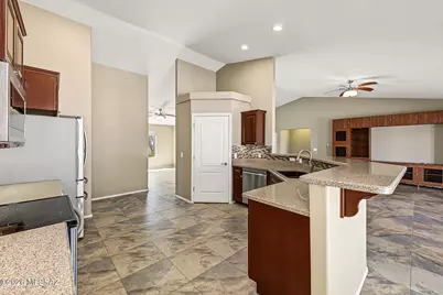 15816 W Sandy Street, Marana, AZ 85653 - Photo 14