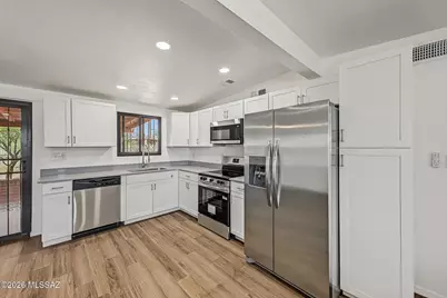 942 W Connecticut Drive, Tucson, AZ 85706 - Photo 8