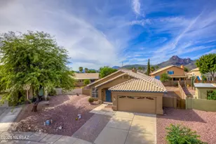 9061 N Running Bear Pl, Tucson, AZ 85743 - Photo 4