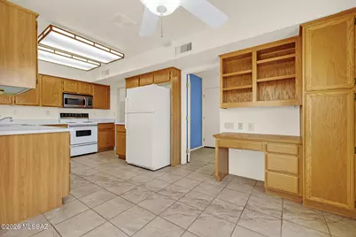 14501 N Del Webb Boulevard, Oro Valley, AZ 85755 - Photo 18