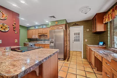 700 E Calle De Cibola, Tucson, AZ 85718 - Photo 14