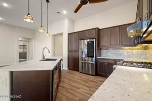 2621 E Josephine View Dr, Green Valley, AZ 85614 - Photo 12