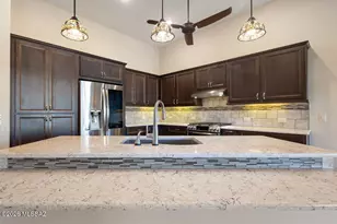 2621 E Josephine View Dr, Green Valley, AZ 85614 - Photo 10