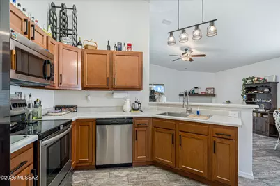 7045 E Fighting Falcon Place, Tucson, AZ 85730 - Photo 10