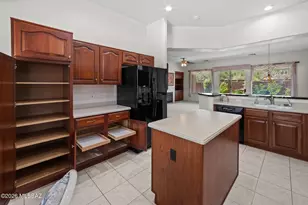 9339 N Whispering Shadows Way, Tucson, AZ 85743 - Photo 20