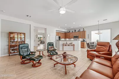 823 W Calle Artistica, Green Valley, AZ 85614 - Photo 12