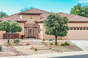 823 W Calle Artistica, Green Valley, AZ 85614 - Photo 1