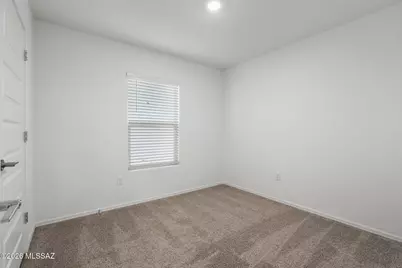 10443 W Guildford Lane, Marana, AZ 85653 - Photo 8