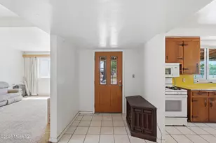 460 S Columbus Blvd, Tucson, AZ 85711 - Photo 2