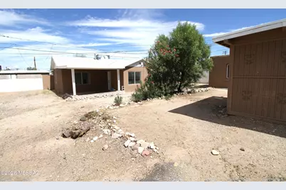 104 W District Street, Tucson, AZ 85712 - Photo 16