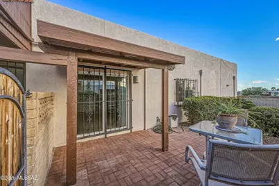 1051 W Camino Velasquez, Green Valley, AZ 85622 - Photo 14