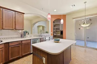 10414 E Jarod James Pl, Tucson, AZ 85747 - Photo 12
