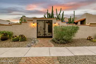 361 E Placita Idilio, Green Valley, AZ 85614 - Photo 2