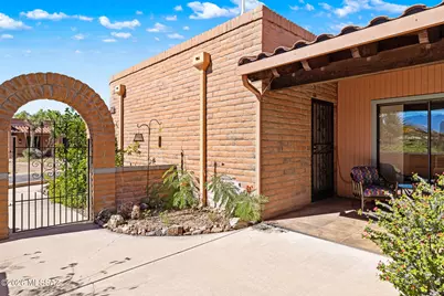 1618 W Calle Hacienda, Green Valley, AZ 85622 - Photo 4